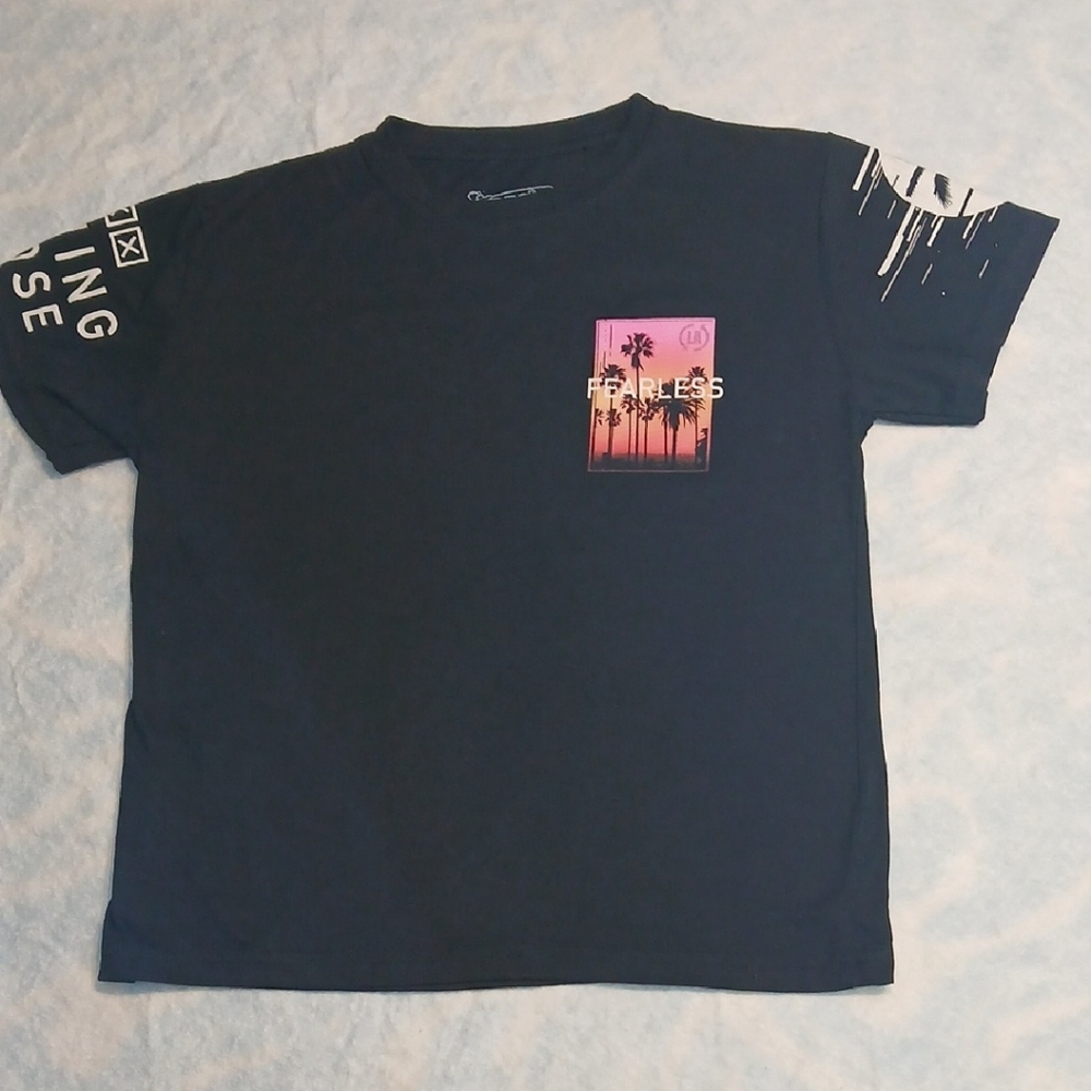 Fresh Laundry Fearless Boys SZ M Graphic T-Shirt